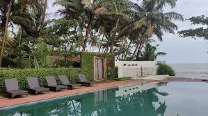 Mascot Beach Resort Open Lawn,