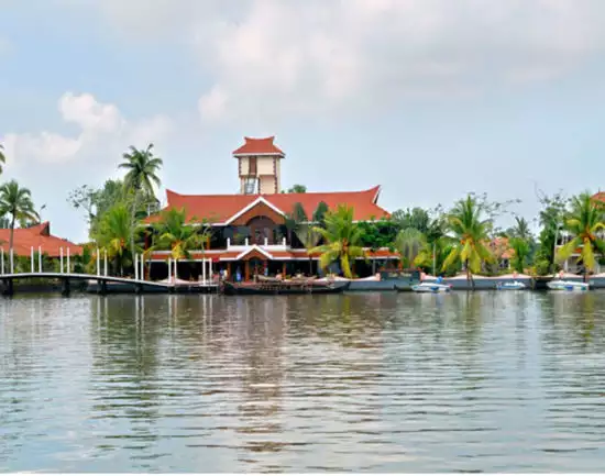 Lake Palace Resort Alleppey