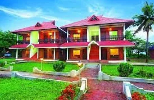 Dove's Gold Field Lake Resort in kumarakom